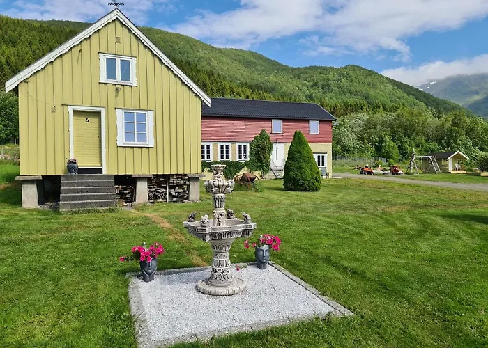 Rodseth Gardsovernatting Familierom Molde